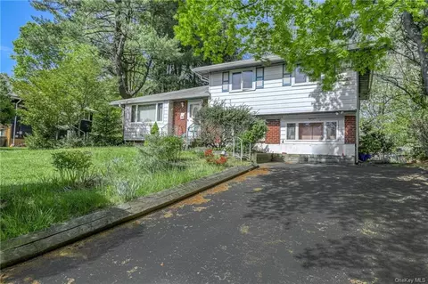 18 Overhill Rd, Ramapo, NY 10952