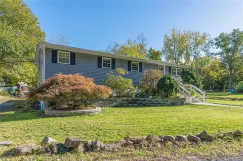 26 Schofield Ln, Cornwall, NY 12518