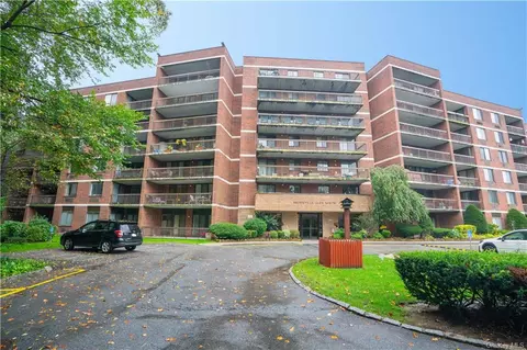 1374 Midland Ave #309, Yonkers, NY 10708