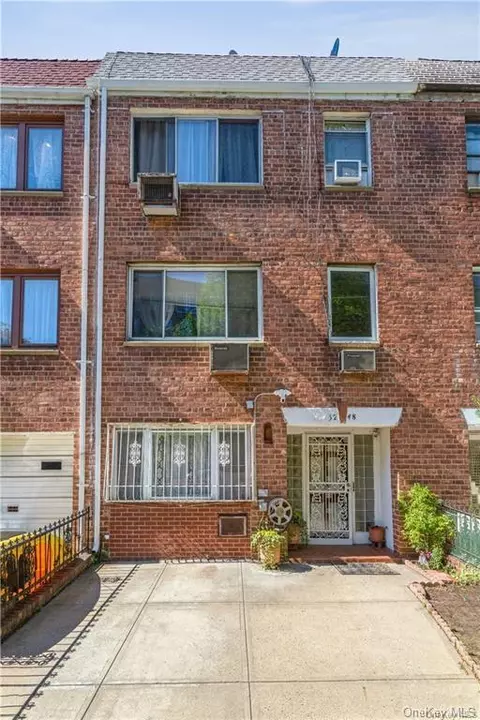 3248 69th St, New York, NY 11377