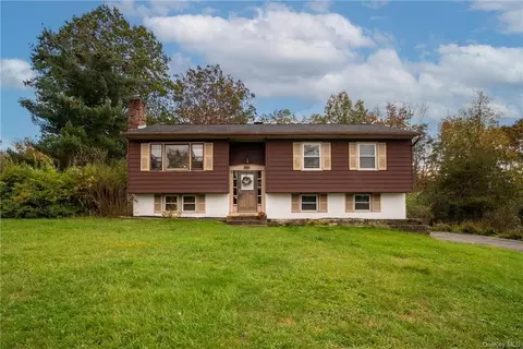 89 Barnes Rd, Washingtonville, NY 10992