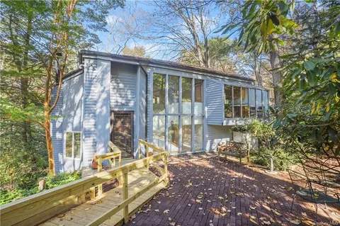36 Rock Hill Rd, Bedford, NY 10506