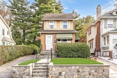 73 Hudson Park Rd, New Rochelle, NY 10805