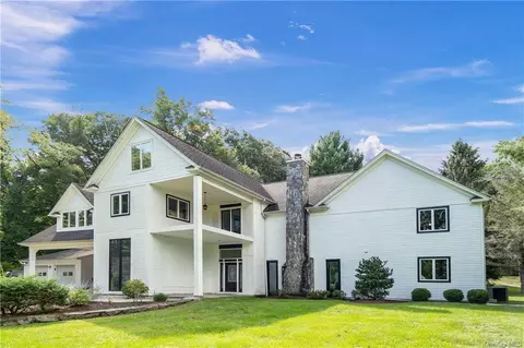 2373 Hunterbrook Rd, Yorktown, NY 10598