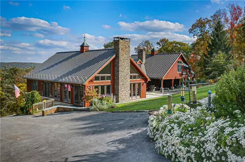 81 Stage Coach Rd, Patterson, NY 12563