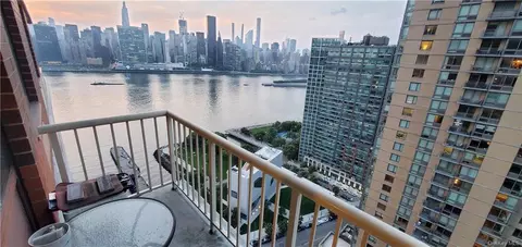 4-74 48th Ave #30C, Long Island City, NY 11109