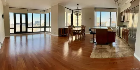 10 City Pl #10D, White Plains, NY 10601