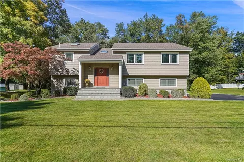 15 Hemlock Rd, Briarcliff Manor, NY 10510