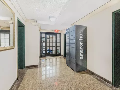 2107 Wallace Ave #5E, Bronx, NY 10462