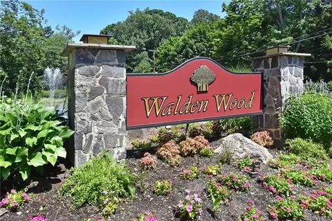 44 Round Hill Rd, Greenburgh, NY 10522