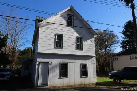 10 River St, Rockland, NY 12758