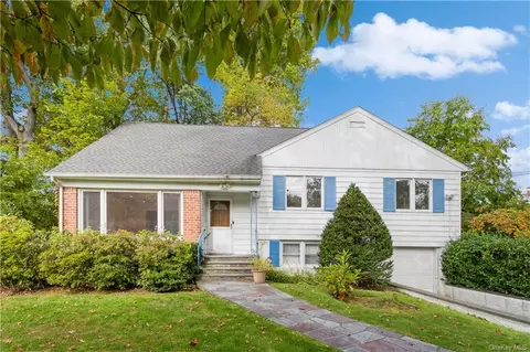 312 Surrey Dr, New Rochelle, NY 10804