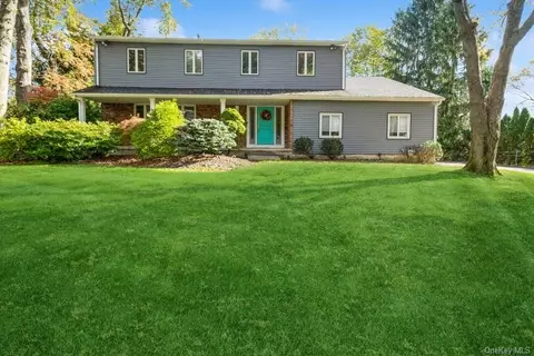 14 Cornell Dr, Clarkstown, NY 10954