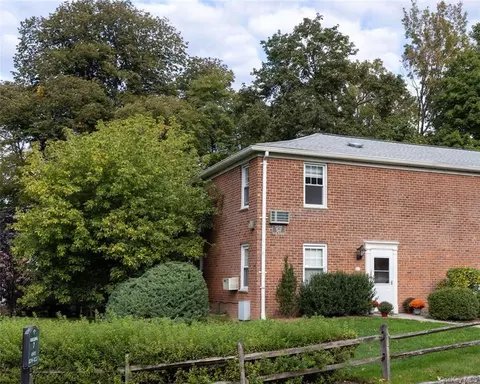 100 Cedar St #B21, Greenburgh, NY 10522