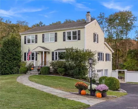 735 Union Valley Rd, Mahopac, NY 10541
