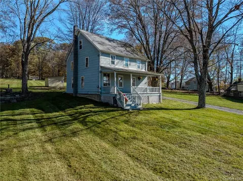 50 Millsburg Rd, Wawayanda, NY 10940