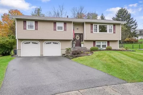 24 Oneil Cir, Monroe, NY 10950