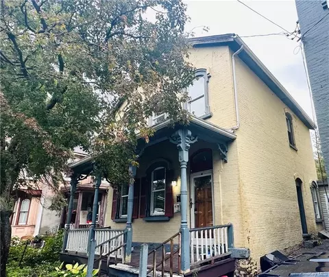 14 Davies Pl, Poughkeepsie, NY 12601