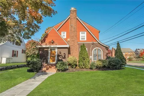 2 Church Ct, White Plains, NY 10603