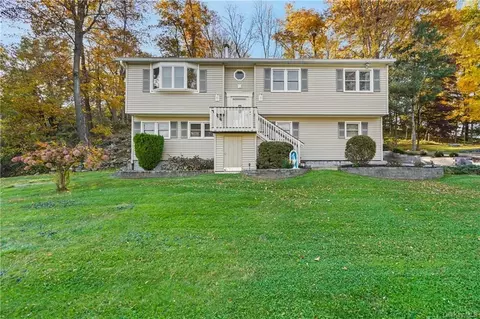 531 Overlook Dr S, Mahopac, NY 10541