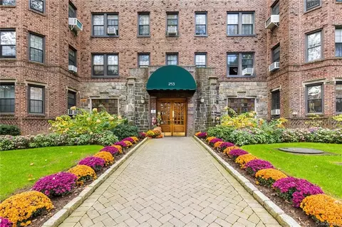 253 Garth Rd #4J, Scarsdale, NY 10583