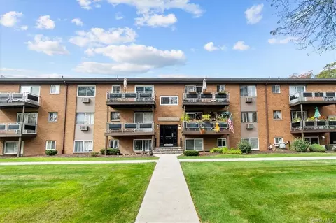 30 Tanager Rd #3002, South Blooming Grove, NY 10950