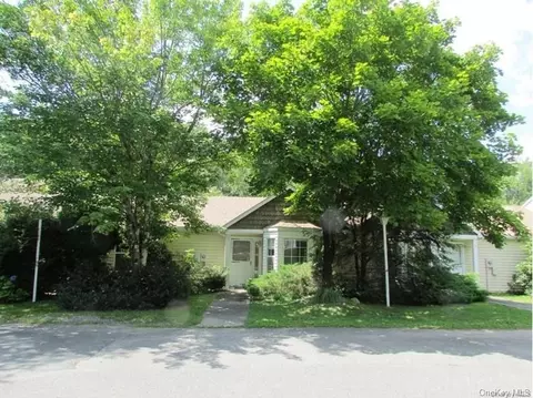 113 Hidden Ridge Dr, Thompson, NY 12701