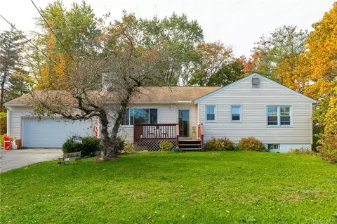 18 Mountain View Dr, La Grange, NY 12569