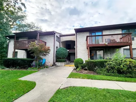 6 Secora Rd #G14, Ramapo, NY 10952