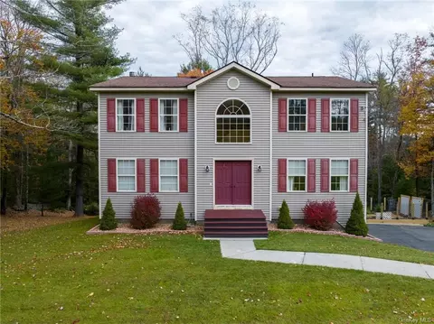 2576 Ulster Heights Rd, Woodbourne, NY 12788
