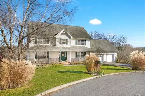 33 Valley Ct, Florida, NY 10921