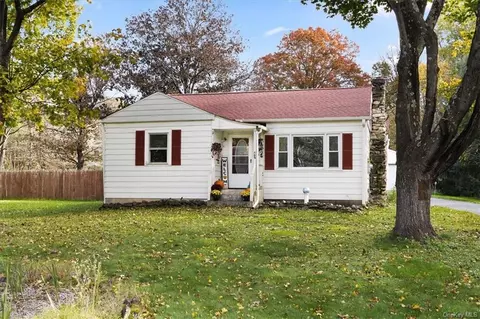 42 County Route 93, Wawayanda, NY 10958