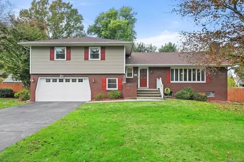 58 King George Rd, Poughkeepsie, NY 12603