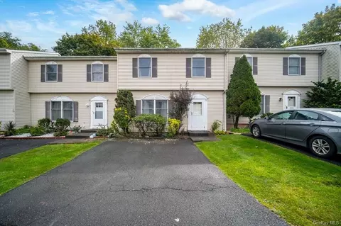 46 Muntz Ln, Haverstraw, NY 10923