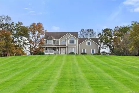 27 Bergen Cir, Wawayanda, NY 10973