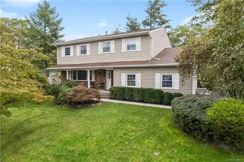 9 Amsterdam Rd, Clarkstown, NY 10956