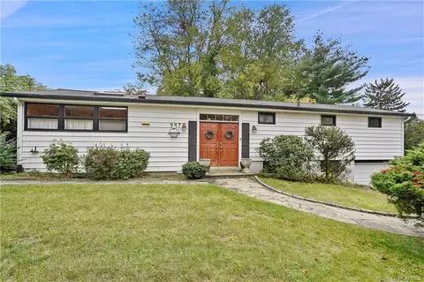 947 Barberry Rd, Yorktown, NY 10598