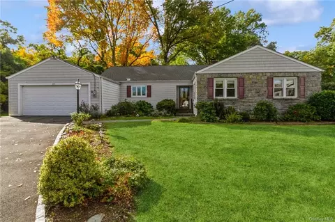 29 Lakeview Rd, New Rochelle, NY 10804
