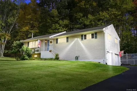 46 Englewood Ter, Mahopac, NY 10541