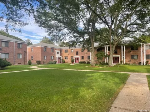 20 Lawrence Dr #C, Greenburgh, NY 10603