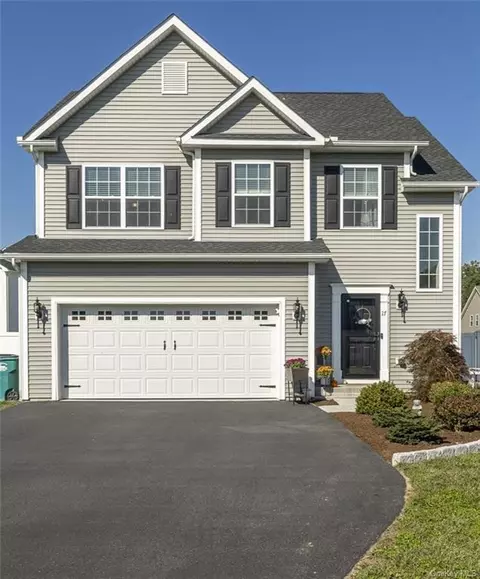 17 Nichols Ct, La Grange, NY 12603