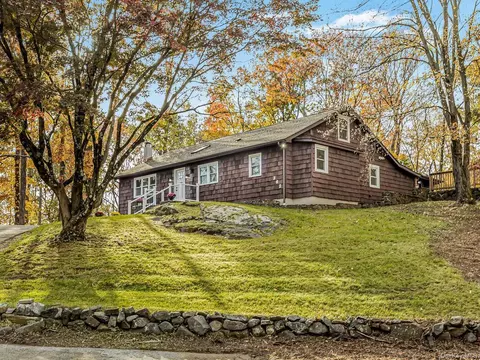 362 Furnace Dock Rd, Cortlandt, NY 10567