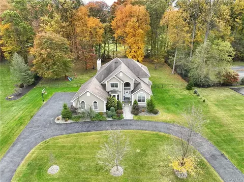 33 Oxford Dr, Ramapo, NY 10901