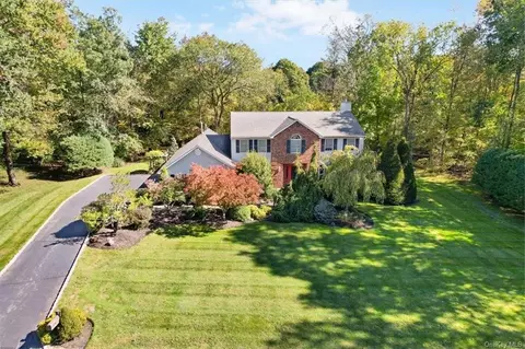 2 Camberra Dr, Ramapo, NY 10901