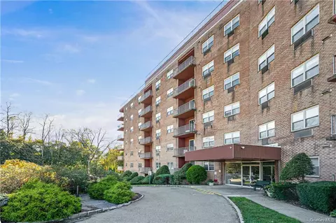 1 Lakeview Dr #5 N, Peekskill, NY 10566