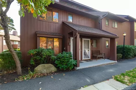 311 Scenic Dr, Yorktown, NY 10547
