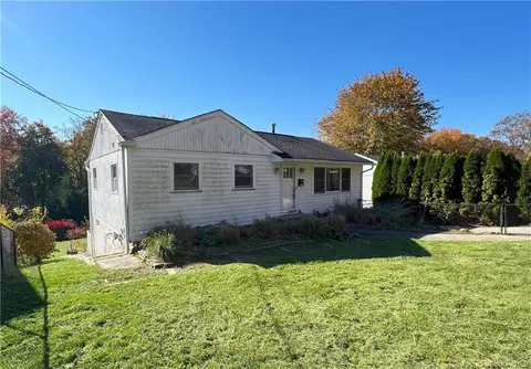 1109 Frost Ln, Peekskill, NY 10566