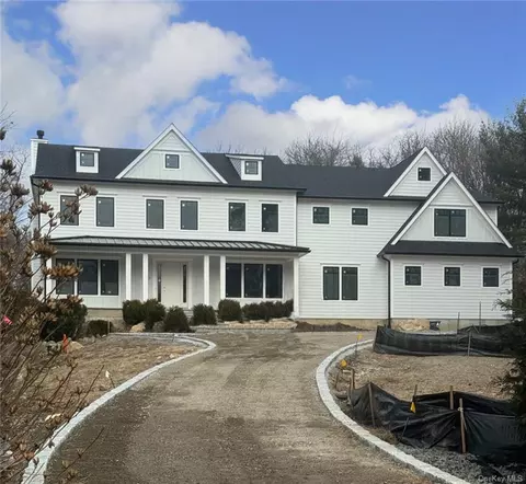 12 Seymour Pl E, North Castle, NY 10504