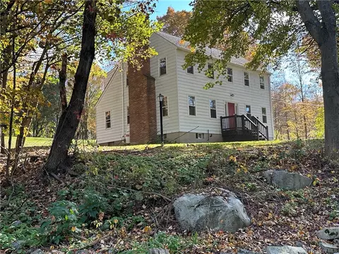 988 Plains Rd, Shawangunk, NY 12589