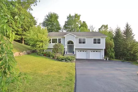 2 Roosa Ln, Ossining, NY 10562
